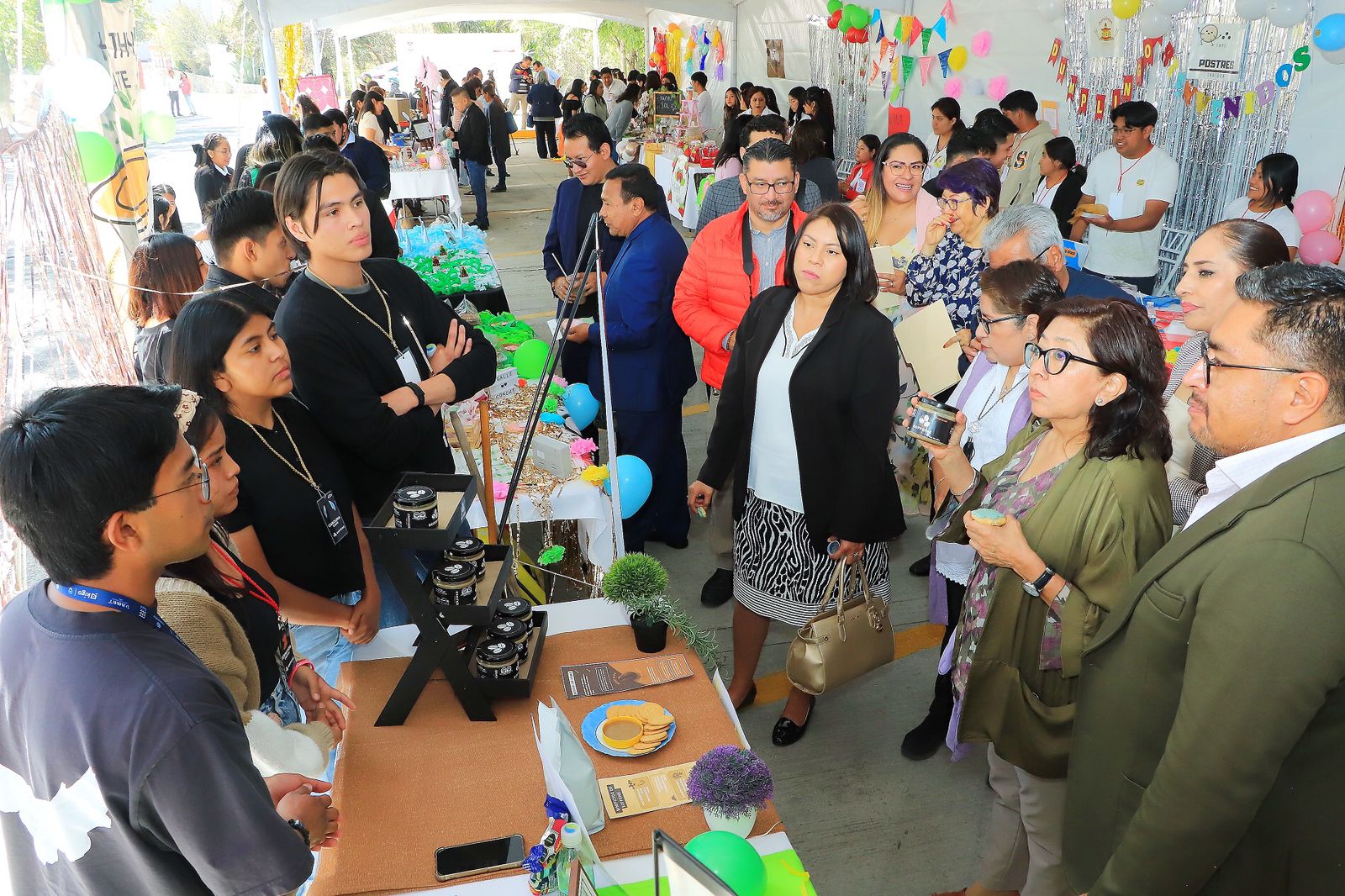 Impulsa UATx a mujeres universitarias emprendedoras